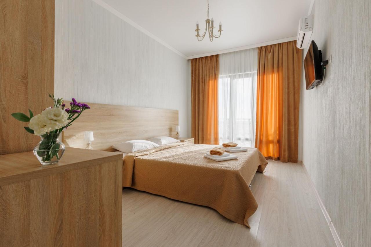 Hotel Paradise Сухуми Екстериор снимка